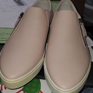 Women's shoes